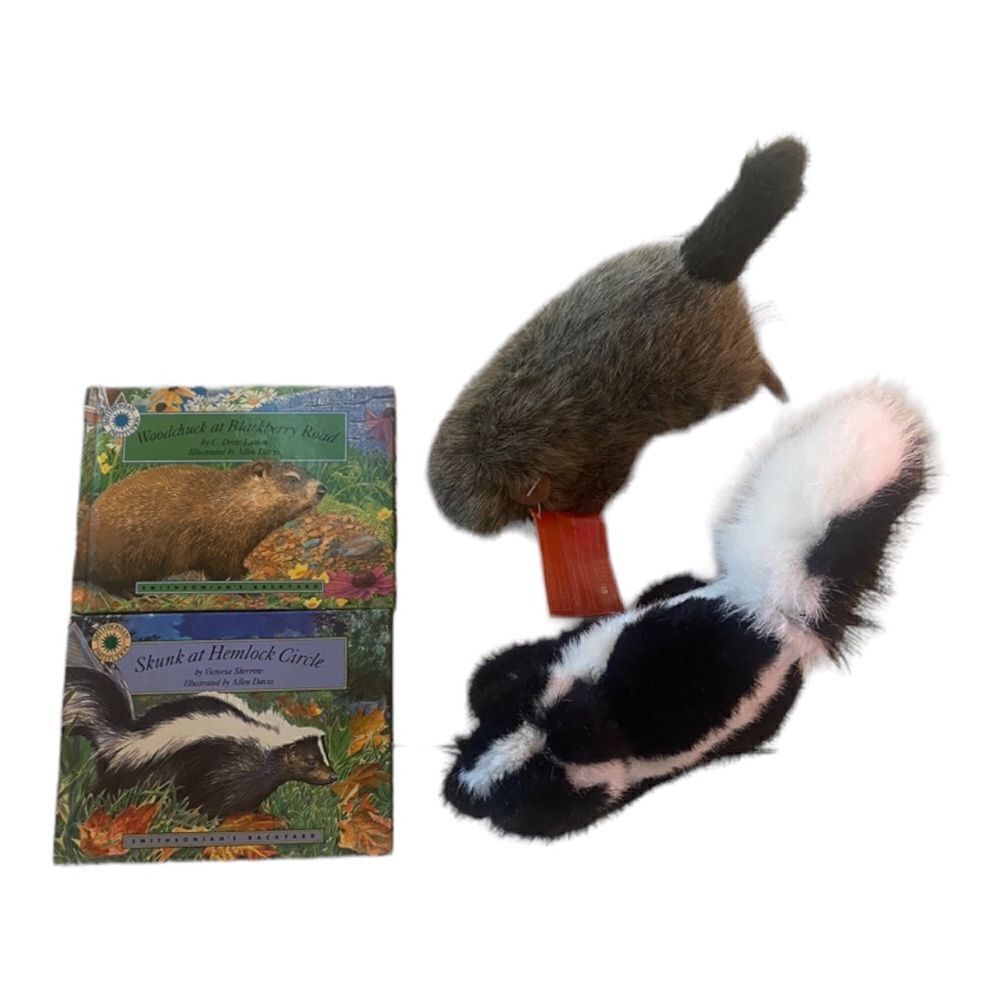 Smithsonian Backyard Landoll's book and animal bundle